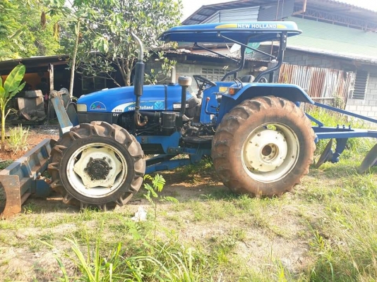 ขายด่วนๆรถไถ2เพาอุปกรณ์มีผานหน้าหลัง เล่มทะเบียนครบราคา345000฿ดูรถปากช่องT0811336755ภัทร