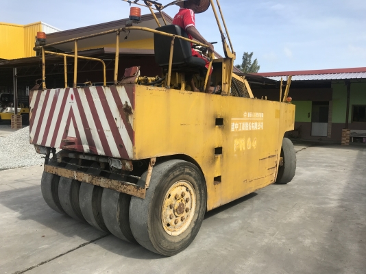 ขายรถบดล้อยาง9ล้อKAWASAKIรุ่นKR20D นำเข้าญี่ปุ่น ไม่เคยใช้งานในไทยมีเอกสารพร้อม เครื่องอีซูซุ6BD1 มีให้เลือกหลายคัน ขายถูกๆ Line  : Jiraroj2909