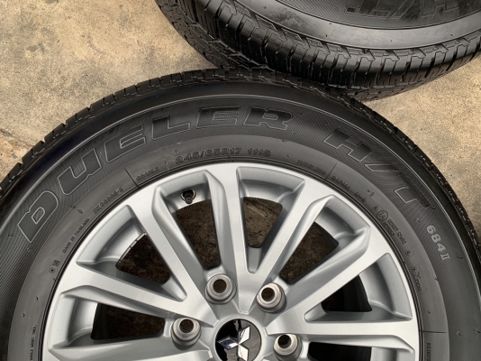 ล้อแม็ก Mitsu New Triton Plus ขอบ17 พร้อมยาง 245-65-17 Bridgestone ปี 17 สภาพน้องๆป้ายแดง ล้อแม็ก Mitsu New Triton Plus ขอบ17 พร้อมยาง 245-65-17 Bridgestone ปี 17 สภาพน้องๆป้ายแดง