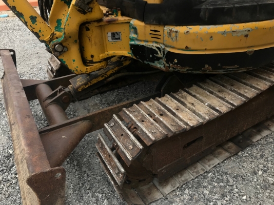 ขายถูกรถแบคโฮKOMATSUรุ่นPC27MR-1นำเข้าญี่ปุ่นไม่เคยใช้งานในไทยเอกสารพร้อม มีหัวกระแทกพร้อมบุ้งกี๋แทร็กเหล็กปั้มนิ้วทำงานไวเครื่อง3สูบสภาพดีพร้อมใช้งาน 081-8302909 จิรโรจน์ Line : jiraroj2909