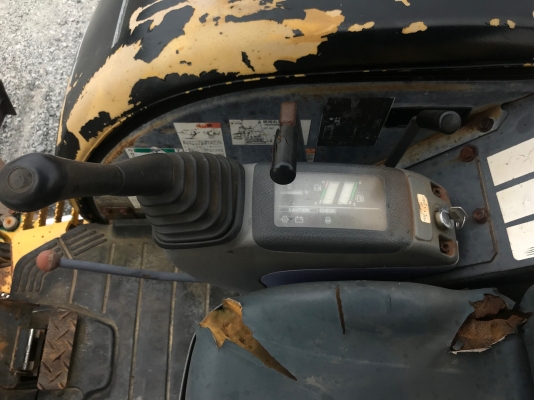 ขายถูกรถแบคโฮKOMATSUรุ่นPC27MR-1นำเข้าญี่ปุ่นไม่เคยใช้งานในไทยเอกสารพร้อม มีหัวกระแทกพร้อมบุ้งกี๋แทร็กเหล็กปั้มนิ้วทำงานไวเครื่อง3สูบสภาพดีพร้อมใช้งาน 081-8302909 จิรโรจน์ Line : jiraroj2909