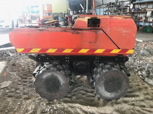 ขายรถบดล้อหนามDYNAPACรุ่นLP8500รถนอกนำเข้าไม่เคยใช้งานในไทย สภาพดีพร้อมใช้งานขาย230000ลดเหลือ135000 Line:Jiraroj2909