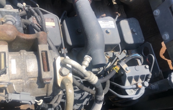 ขายรถขุด KOMATSU PC138US-2 นำเข้าเองจากญี่ปุ่น สภาพสวยพร้อมใช้ มีVDOการทำงานครับ ขายรถขุด KOMATSU PC138US-2 นำเข้าเองจากญี่ปุ่น สภาพสวยพร้อมใช้ มีVDOการทำงานครับ