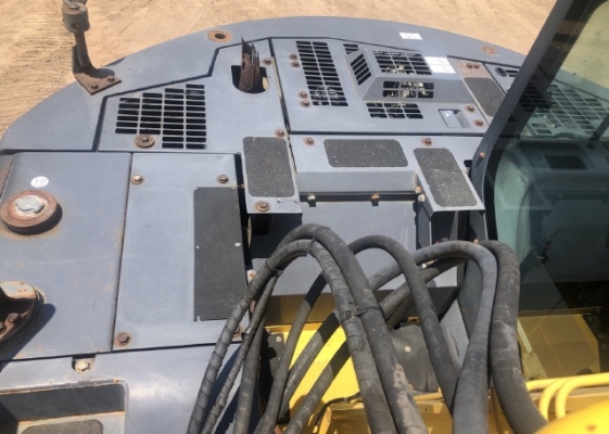 ขายรถขุด KOMATSU PC138US-2 นำเข้าเองจากญี่ปุ่น สภาพสวยพร้อมใช้ มีVDOการทำงานครับ ขายรถขุด KOMATSU PC138US-2 นำเข้าเองจากญี่ปุ่น สภาพสวยพร้อมใช้ มีVDOการทำงานครับ