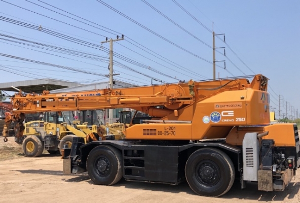 ขายรถเครน TADANO TR250M-6 (ขนาด 25 ตัน) ปี 2000 นำเข้าเองจากญี่ปุ่น สภาพสวยพร้อมใช้ มีVDOการทำงานครั