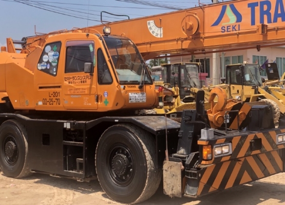 ขายรถเครน TADANO TR250M-6 (ขนาด 25 ตัน) ปี 2000 นำเข้าเองจากญี่ปุ่น สภาพสวยพร้อมใช้ มีVDOการทำงานครั