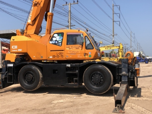 ขายรถเครน TADANO TR250M-6 (ขนาด 25 ตัน) ปี 2000 นำเข้าเองจากญี่ปุ่น สภาพสวยพร้อมใช้ มีVDOการทำงานครั
