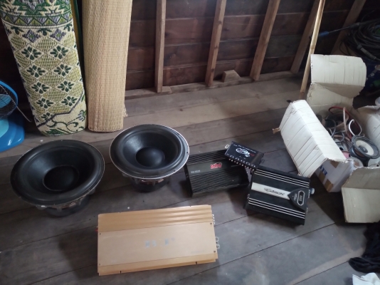 ขอขายเครี่ยงติดรถยนต์ชุดใหญ่ครับราคาเบาๆครับ