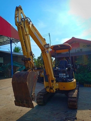ขายจ้า..KOMATSU PC30MR-2 เก่านอกแท้  มีลายแย๊ก สภาพสวย พร้อมใช้ โทร 089-3818694 จ๊อย