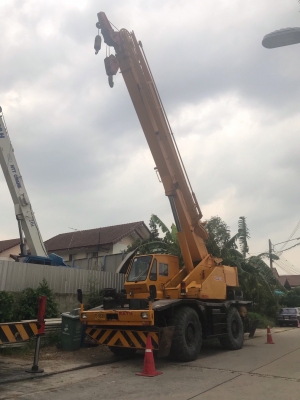 ขายด่วน รถเครน KATO KR 25H-III (25 ตัน) พร้อมทะเบียน