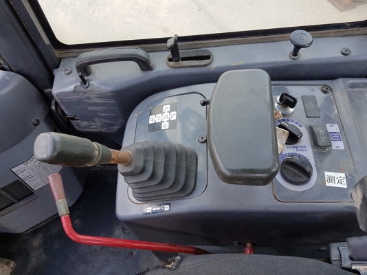 ขายรถตักล้อยาง ยี่ห้อ KOMATSU WA100-5 ซีเรียลสูง ปี 2006 นำเข้าจากญี่ปุ่นแท้ 100\% สภาพสวย ไม่เคยใช้งานในไทย