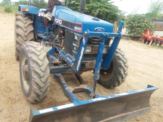 ขาย6640/4&times;4คานคาลาโล่เกียกลางเล่มครบ