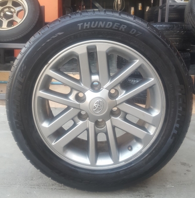 ขายล้อ Toyota ขอบ17 ยาง225/55/17   4 ล้อ