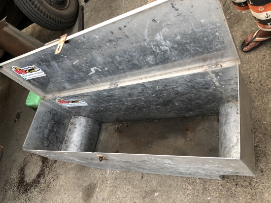 ขายด่วนลังเครื่องมืออลูมิเนียมติดหลังรถสนใจติดต่อ M.081-744-5269