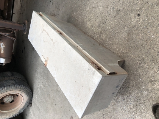 ขายด่วนลังเครื่องมืออลูมิเนียมติดหลังรถสนใจติดต่อ M.081-744-5269