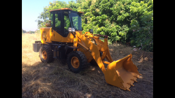 รถตักล้อยาง