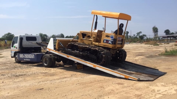 ขายรถแทร็กเตอร์ D2-5PL เครื่องดี ช่วงล่างดี ราคา240000 โทร0616613023แพรว