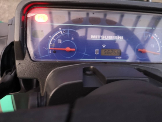 รถยกมิตซูบิชิรุ่นล่าสุด น้ำหนักยก 2.5. ตัน เสาสูง 3 เมตร เครื่องดีเซล เกียร์ธรรมดา