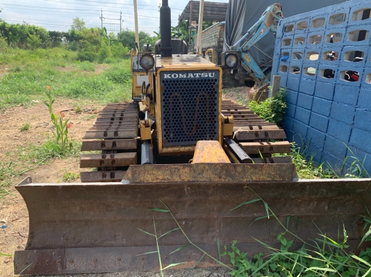 รถแทรกเตอร์ โคมัสสึรุ่น6 นำเข้า รถแทรกเตอร์ โคมัสสึรุ่น6 นำเข้า