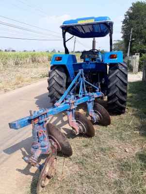 ขายด่วนครับ รถไถฟอร์ด6640 เกียร์กลาง คานหน้าคาราโร่ ใบดัน ผานหลัง ยางใหม่ ร้อนเงิน 580000