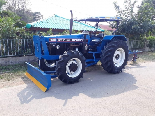 ขายด่วนครับ รถไถฟอร์ด6640 เกียร์กลาง คานหน้าคาราโร่ ใบดัน ผานหลัง ยางใหม่ ร้อนเงิน 580000
