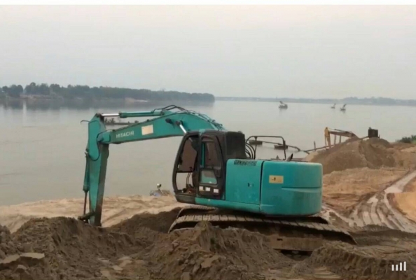 มี VDO ให้ชม. HITACHI 225 ไมล์ 6000 ชม.ราคา 1150000