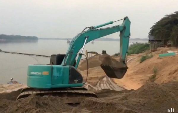 มี VDO ให้ชม. HITACHI 225 ไมล์ 6000 ชม.ราคา 1150000