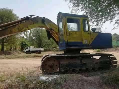 ขายรถแบคโฮ KOMATSU 12 HT ราคา 210000