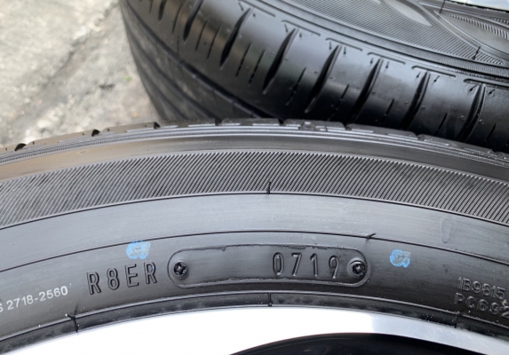 ล้อแม็กป้ายแดง Toyota CHR ขอบ 17 รุ่นใหม่ล่าสุด พร้อมยางป้ายแดง 215-60-17 Dunlop ปี 19