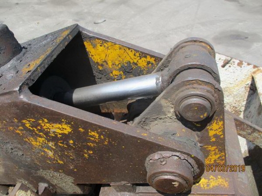 ขาย บุ้งกี้ ตัวหนีบ HIAB หมุนได้รอบตัว เก่า JAPAN 45000 บาท โทร 084-5424150