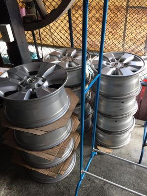 ล้อเดิมโตโยต้า ขอบ17 ชุด5500บ.รับเองลดได้ สีเดิมๆไม่เบียดบิ่น โทร0879050181.ส่งได้ทั่วไทย