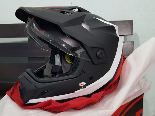 ใหม่ หมวกกันน็อคแนวadventure Bell mx-9 adventure mips (L)