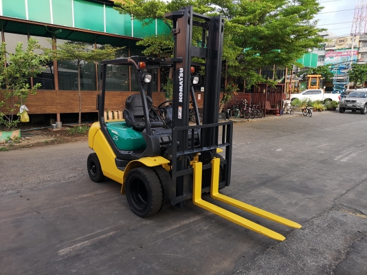 รถยกโคมัสสึรุ่น 16 น้ำหนักยก 2.5 ตัน เสาสูง 4 เมตร เครื่องดีเซล เกียร์ออโต้ รถนอกนำเข้า ใช้งานมา 3900 ชม ไม่เคยใช้งานเมืองไทย