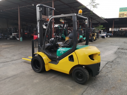 รถยกโคมัสสึรุ่น 16 น้ำหนักยก 2.5 ตัน เสาสูง 4 เมตร เครื่องดีเซล เกียร์ออโต้ รถนอกนำเข้า ใช้งานมา 3900 ชม ไม่เคยใช้งานเมืองไทย