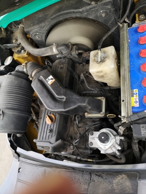 รถยกโคมัสสึรุ่น 16 น้ำหนักยก 2.5 ตัน เสาสูง 4 เมตร เครื่องดีเซล เกียร์ออโต้ รถนอกนำเข้า ใช้งานมา 3900 ชม ไม่เคยใช้งานเมืองไทย