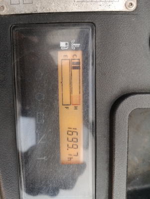 รถนกโตโยต้ารุ่น 8 น้ำหนักยก 2 ตัน เสาสูง 3 เมตร เข้าตู้ แผงงาสไลด์ รถนอกนำเข้า ใช้งานมาแค่ 1600 ชม