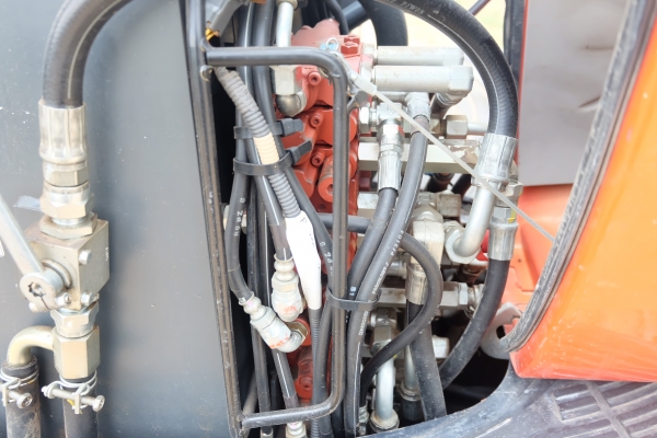 รถขุด kubota kx91-3s2 ใช้งานน้อยรถสวยมาก มีเล่มทะเบียน โทร 086-1602189