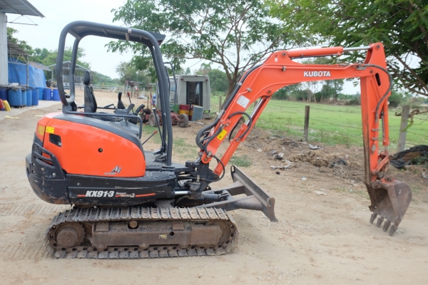 รถขุด kubota kx91-3s2 ใช้งานน้อยรถสวยมาก มีเล่มทะเบียน โทร 086-1602189