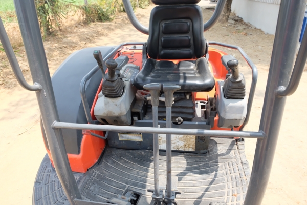 รถขุด kubota kx91-3s2 ใช้งานน้อยรถสวยมาก มีเล่มทะเบียน โทร 086-1602189