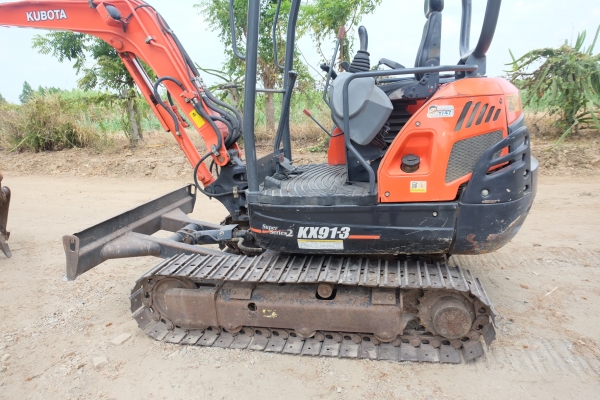 รถขุด kubota kx91-3s2 ใช้งานน้อยรถสวยมาก มีเล่มทะเบียน โทร 086-1602189