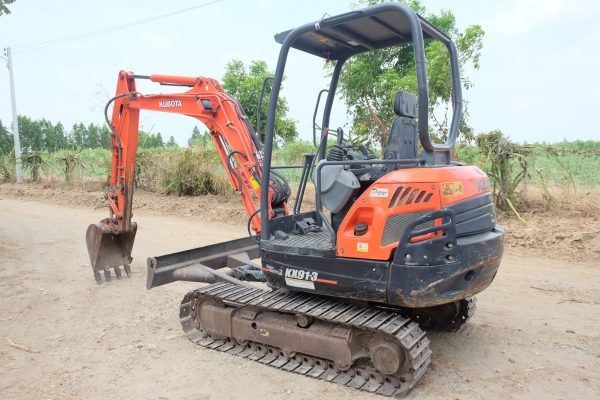 รถขุด kubota kx91-3s2 ใช้งานน้อยรถสวยมาก มีเล่มทะเบียน โทร 086-1602189