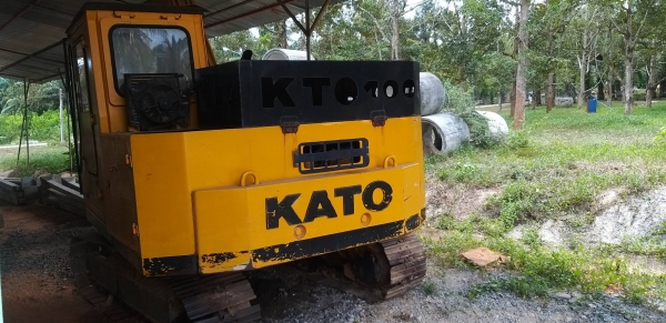 ขายแบคโฮKATO.60 สภาพทำงานได้ราคา 200,000