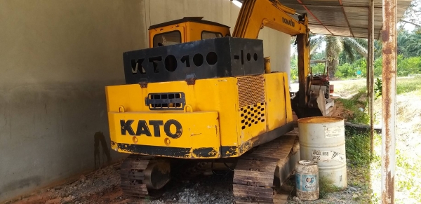 ขายแบคโฮKATO60 สภาพทำงานได้ราคา 200,000