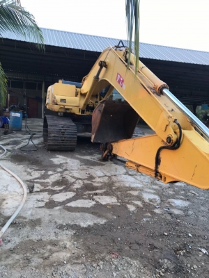 ขายด่วน!! Komatsu PC200-7 ค่ะ