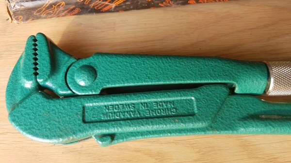 ขายคอม้าขนาด1"MADE IN SWEDEN. ใหม่เก่าเก็บ ขายคอม้าขนาด1"MADE IN SWEDEN. ใหม่เก่าเก็บ