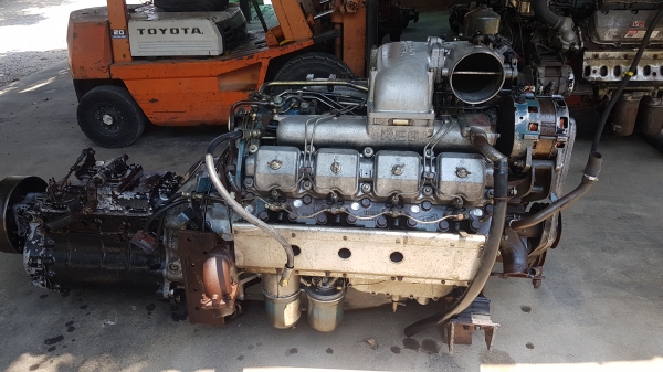 ขายเครื่องยนต์นิสสัน8สูบ Re8พร้อมเกียร์