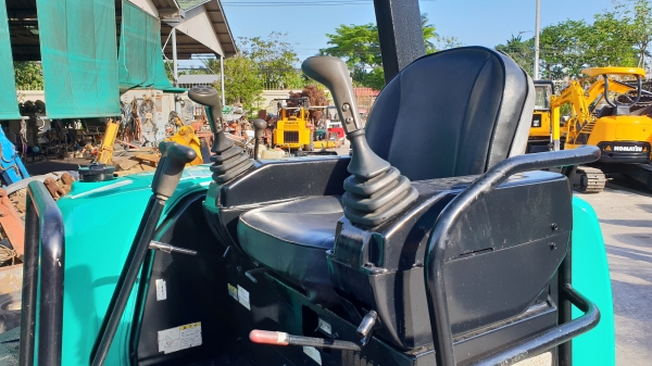 ขาย รถขุด KOBELCO รุ่น SK40SR มือสองญี่ปุ่น แทรกยางใหม่  สลัก บูทเอวแน่น 100\% สวยพร้อมใช้งาน มือถือ 0818753444