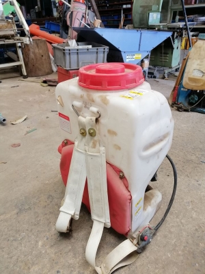 เครื่องพ่นยาสะพายหลังเก่าญี่ปุ่น BIG M GS15E