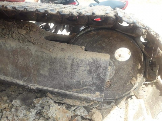 โคมัสสุ 100/3  เครื่องเดิม ปั้มเดิม ทำงานไวไม่โหลด บูมอร์ามสวย แอร์เย็นจ้อยๆขาย250000฿. สอบถามเพิ่มเติม0837335338ครับ