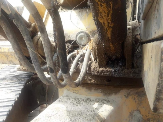 โคมัสสุ 100/3  เครื่องเดิม ปั้มเดิม ทำงานไวไม่โหลด บูมอร์ามสวย แอร์เย็นจ้อยๆขาย250000฿. สอบถามเพิ่มเติม0837335338ครับ